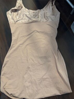 Assets By Spanx Nude Shaping Slip